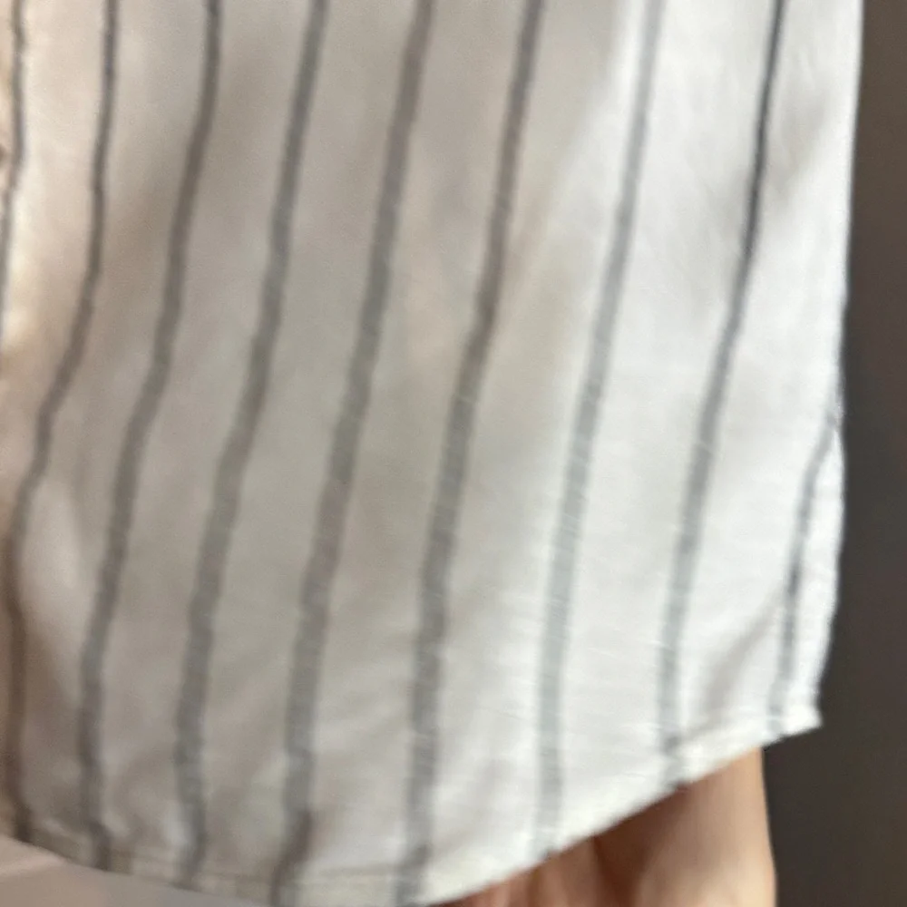 Joie Ivory and Navy Striped Button Down 100% Linen Shirt - Picture 4 of 5